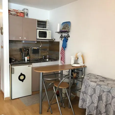 Apartment Charmant Studio